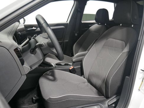 Used 2025 Volkswagen Jetta Sport image 10