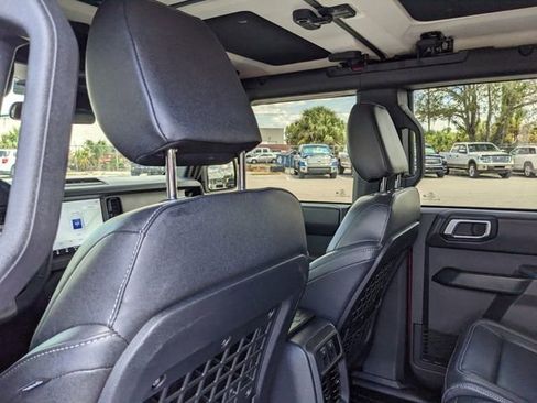 Used 2026 Ford Bronco Badlands AWD/4WD image 17