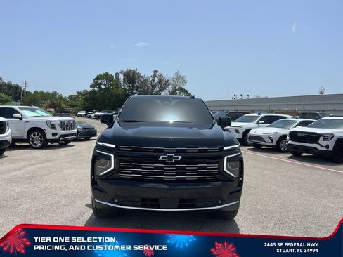 Used 2026 Chevrolet Suburban High Country RWD image 3