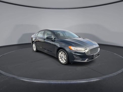 Used 2020 Ford Fusion SE FWD image 2