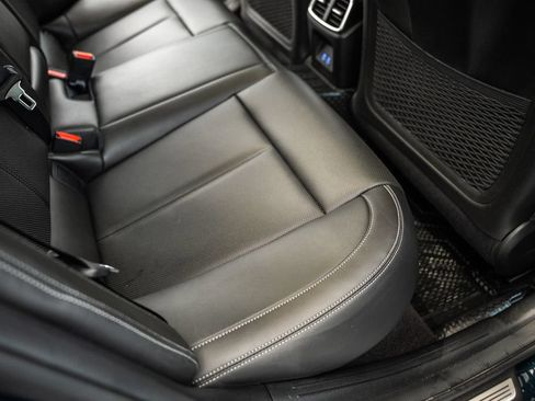 Used 2025 Genesis G70 2.5T AWD/4WD image 28