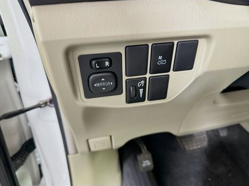 Used 2013 Toyota Prius Four w/ Deluxe Solar Roof Pkg image 10