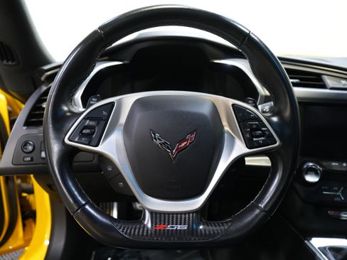 Used 2017 Chevrolet Corvette Z06 w/ Z07 Performance Package RWD image 32