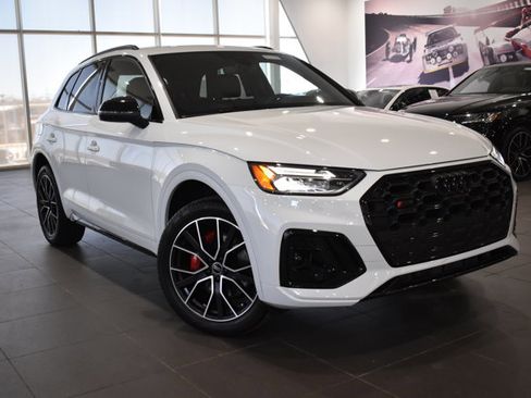 Used 2025 Audi SQ5 Premium Plus w/ Premium Plus Package image 42