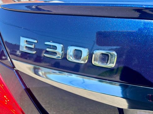 Used 2018 Mercedes-Benz E 300 4MATIC image 34