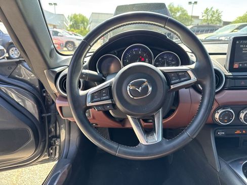 Used 2017 MAZDA MX-5 Miata RF Grand Touring image 13