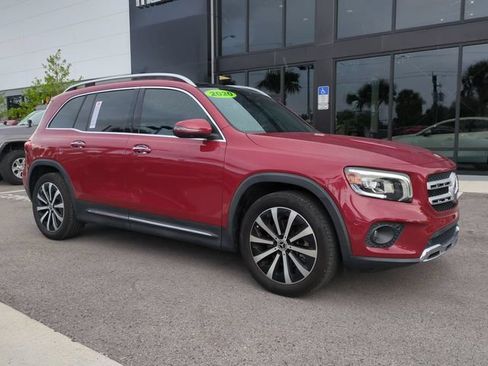 Used 2020 Mercedes-Benz GLB 250 4MATIC image 2