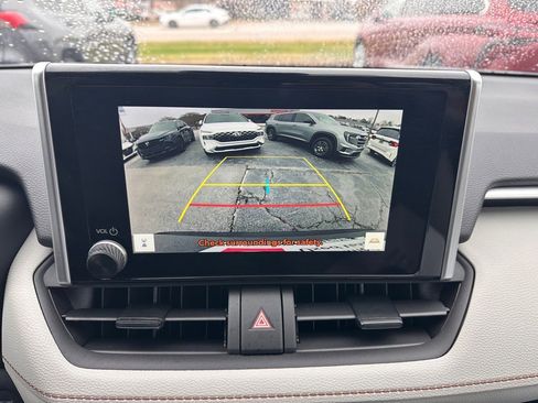 Used 2025 Toyota RAV4 XLE image 21