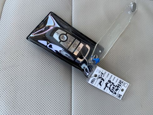 Used 2018 Ford Explorer Platinum image 37