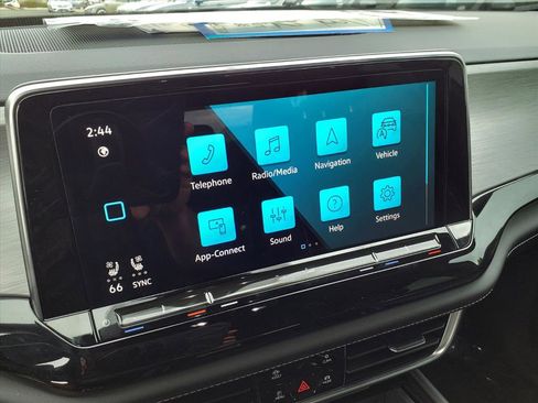 New 2026 Volkswagen Atlas Cross Sport SE image 15