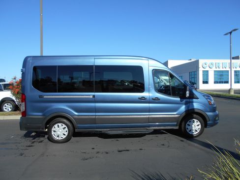 Used 2023 Ford Transit 350 XLT image 3