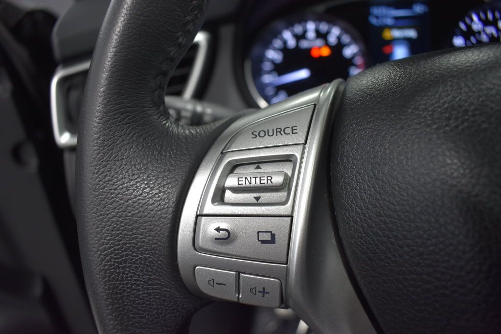 Used 2015 Nissan Rogue SL w/ SL Premium Package AWD/4WD image 29