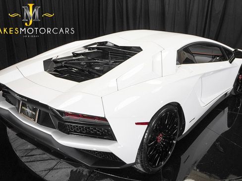 Used 2017 Lamborghini Aventador S image 15