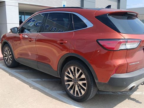 Used 2020 Ford Escape Titanium AWD/4WD image 8