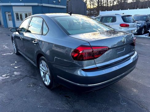 Used 2019 Volkswagen Passat 2.0T Wolfsburg image 4