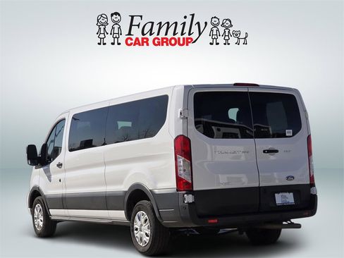 Used 2023 Ford Transit 350 XLT image 3