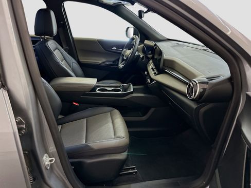 Used 2025 Chevrolet Equinox LT w/ Convenience Package II image 33