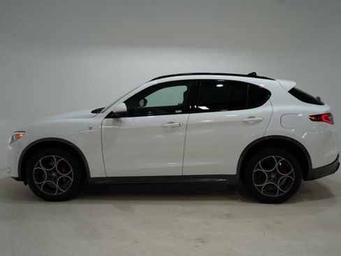 Used 2023 Alfa Romeo Stelvio Ti AWD/4WD image 4