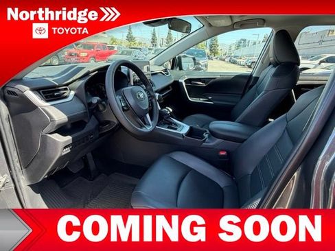 Used 2025 Toyota RAV4 XLE Premium FWD image 5
