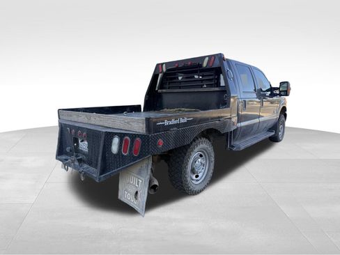 Used 2015 Ford F250 XL w/ Power Equipment Group AWD/4WD image 2