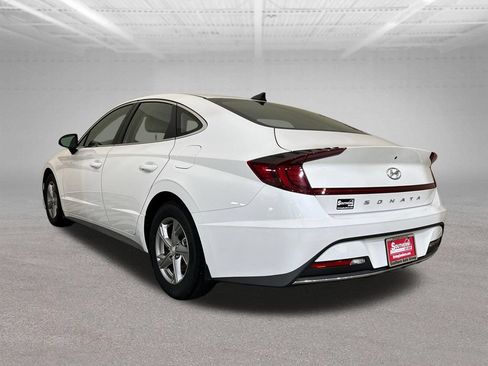 Used 2023 Hyundai Sonata SE FWD image 3