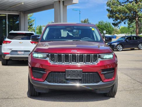 Used 2023 Jeep Grand Cherokee Laredo w/ Luxury Tech Group I AWD/4WD image 5