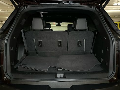 Used 2023 Chevrolet Traverse LT AWD/4WD image 6