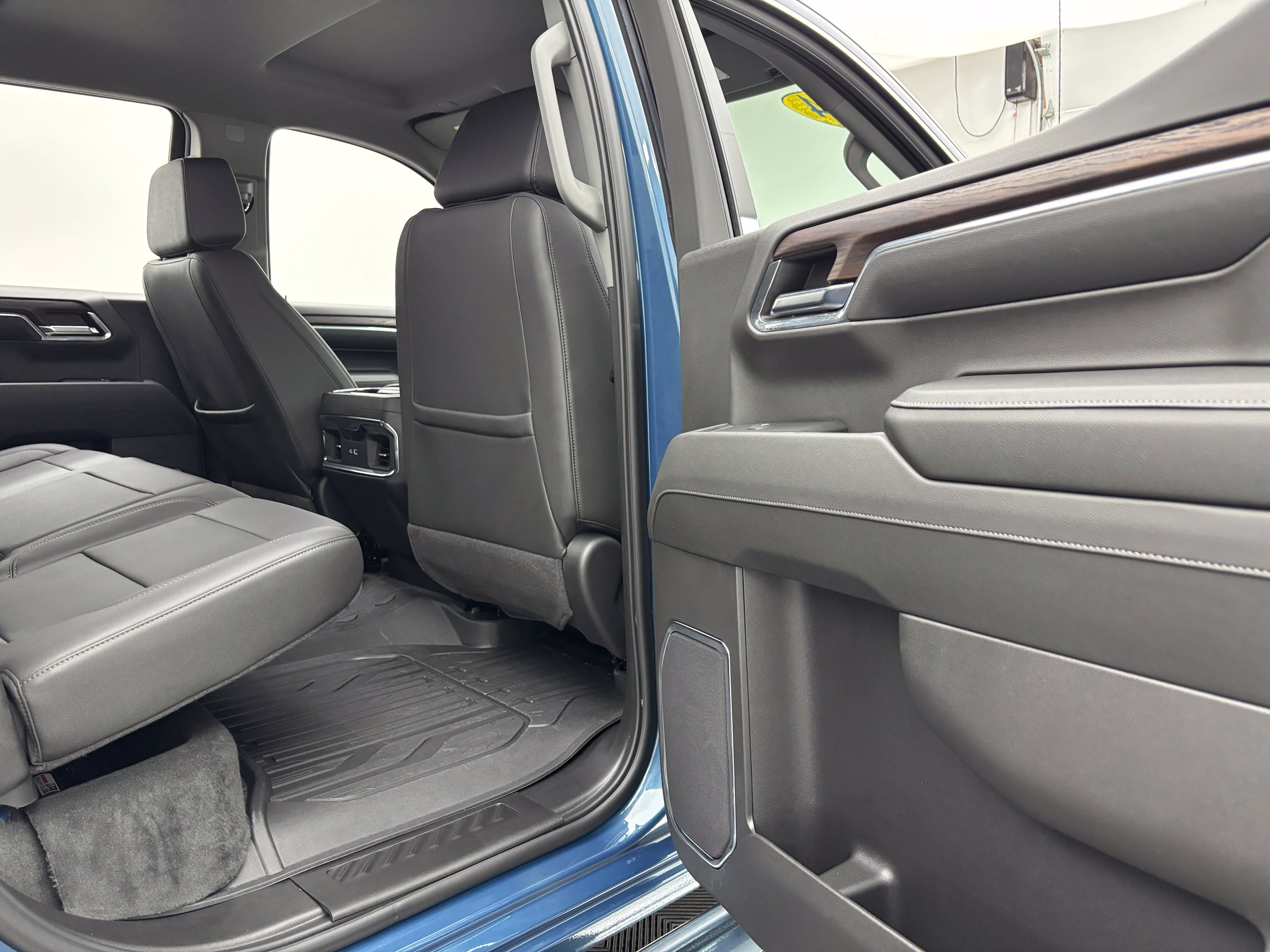 Used 2024 GMC Sierra 1500 SLT w/ SLT Convenience Package AWD/4WD image 33