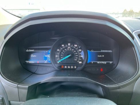 Used 2024 Ford Edge SEL w/ Convenience Package image 16