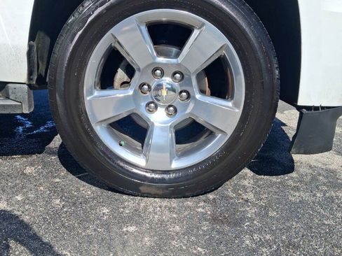 Used 2016 Chevrolet Suburban LT RWD image 21