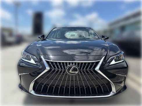Used 2023 Lexus ES 350 w/ Premium Package FWD image 2