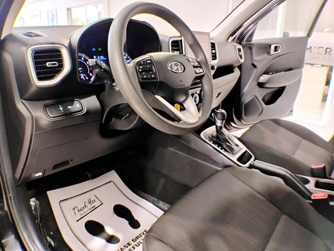 Used 2021 Hyundai Venue SE image 32