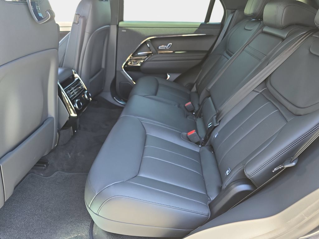 New 2026 Land Rover Range Rover Sport Dynamic SE AWD/4WD image 15