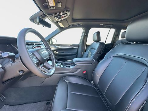 New 2025 Jeep Grand Cherokee Limited w/ Luxury Tech Group II AWD/4WD image 23