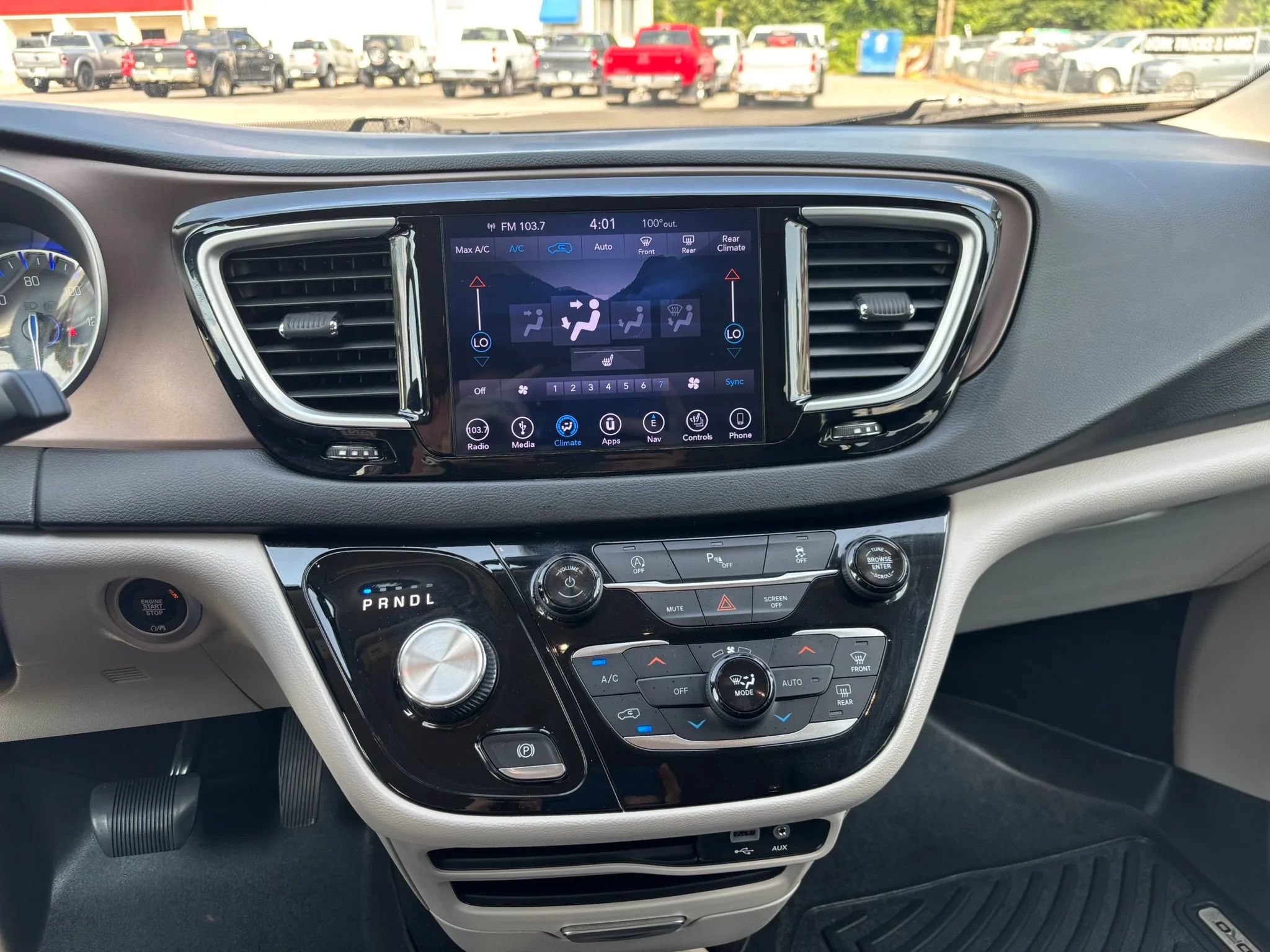 Used 2018 Chrysler Pacifica Touring-L FWD image 23