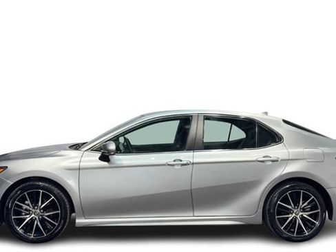 Used 2023 Toyota Camry SE FWD image 1