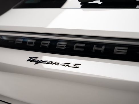 Used 2023 Porsche Taycan 4S image 30