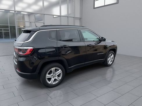 Used 2023 Jeep Compass Latitude w/ Convenience Group AWD/4WD image 8