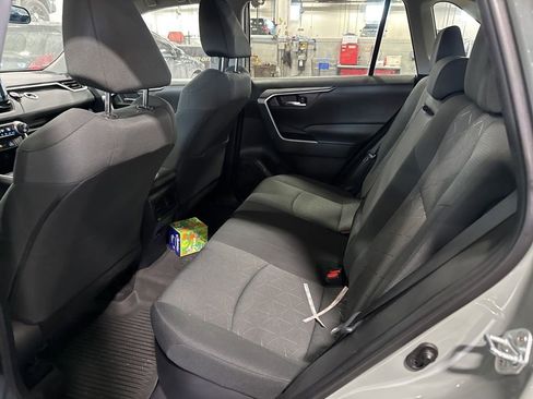 Used 2021 Toyota RAV4 XLE image 14