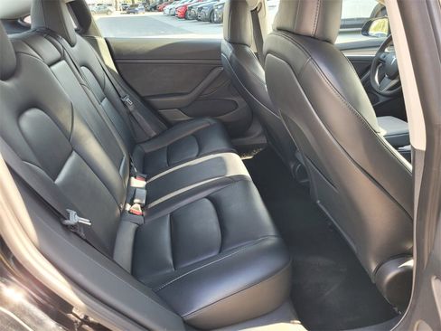 Used 2023 Tesla Model 3 Standard Range image 13