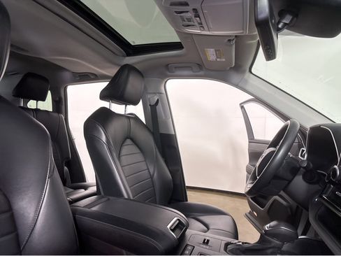 Used 2022 Toyota Highlander XLE image 28