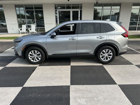 Used 2025 Honda CR-V LX image 1