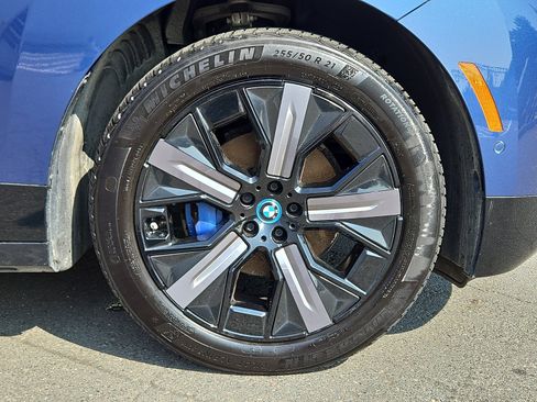 Used 2024 BMW iX xDrive50 w/ Sport Package AWD/4WD image 8