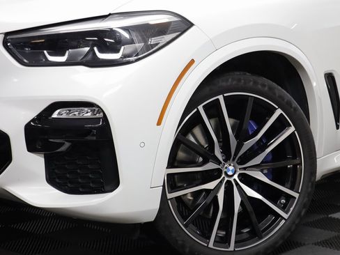 Used 2020 BMW X5 M50i w/ Premium Package image 3