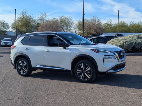 Used 2021 Nissan Rogue Platinum image 9