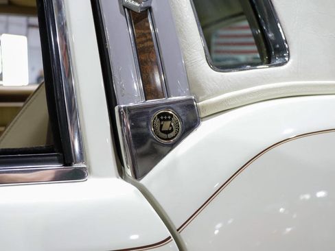 Used 1988 Ford Mustang LX image 23