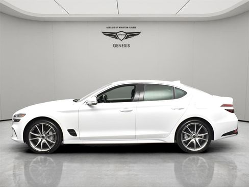 Used 2025 Genesis G70 2.5T RWD image 3