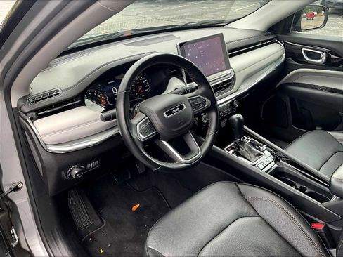 Used 2022 Jeep Compass Limited image 8