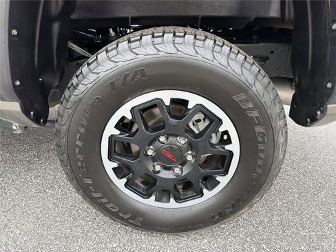 Used 2025 Toyota Tacoma TRD Off-Road AWD/4WD image 18