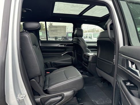 New 2026 Jeep Grand Wagoneer Limited image 29